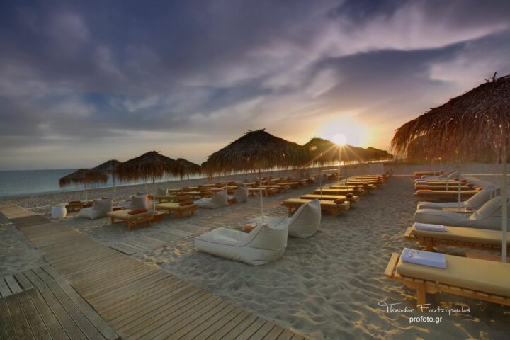 Ρέθυμνο – Beach Bar poofomania Ρέθυμνο – Beach Bar poofomania