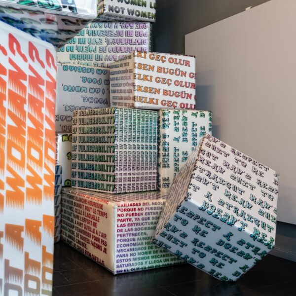 Logos poofomania Logos poofomania